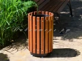Урны уличные с отделкой деревом УМл-20.1